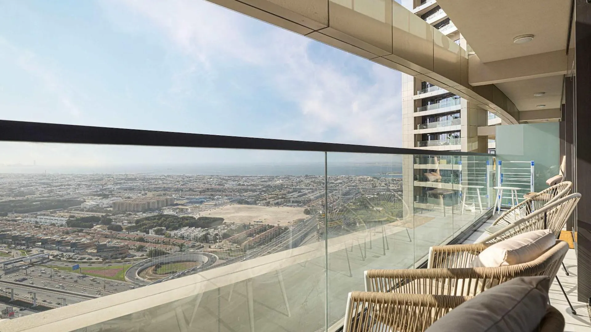 Modern 3-Bedroom Apartment With Breathtaking City Views Dubai