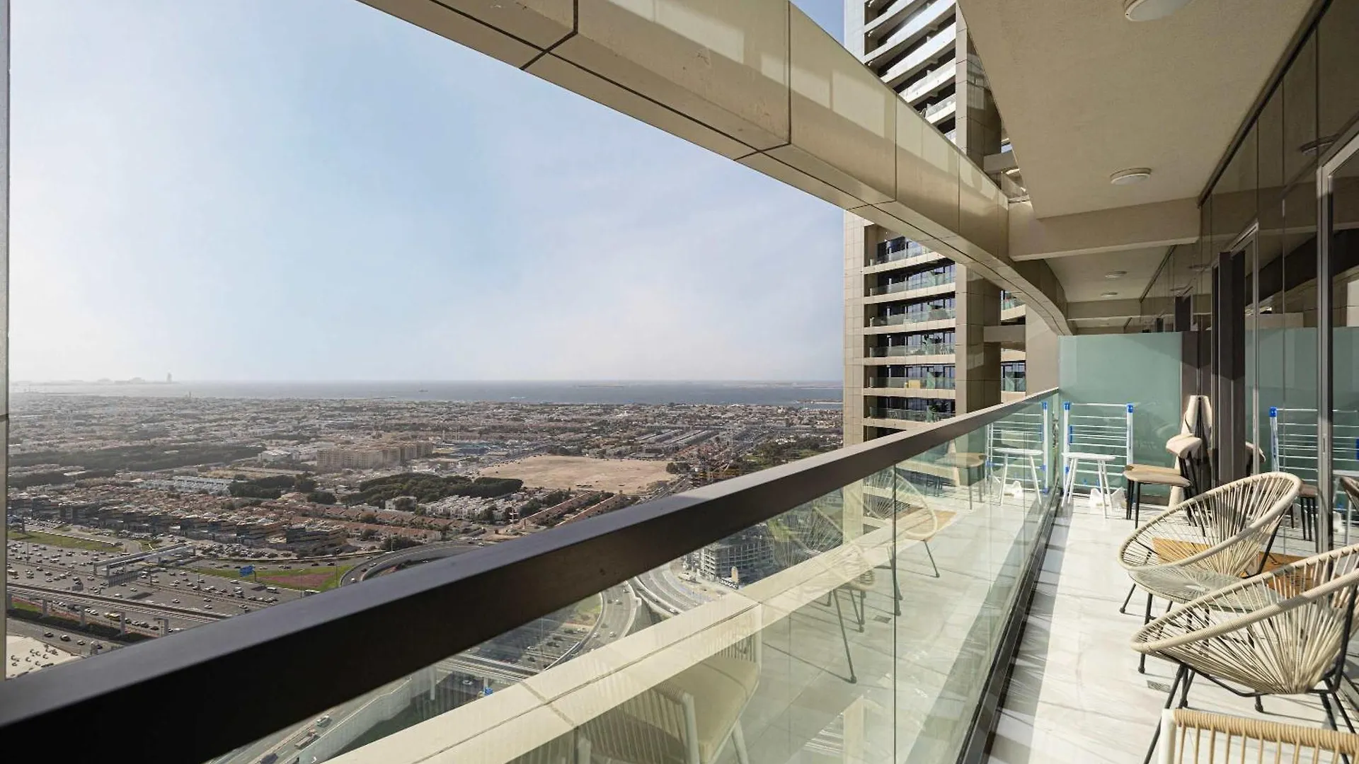 Modern 3-Bedroom Apartment With Breathtaking City Views Dubai