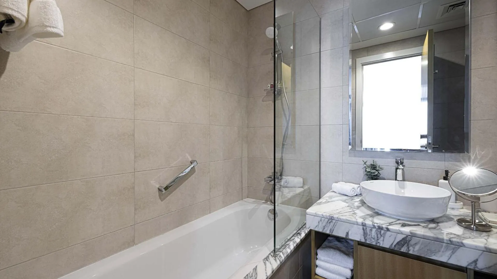 Modern 3-Bedroom Apartment With Breathtaking City Views Dubai
