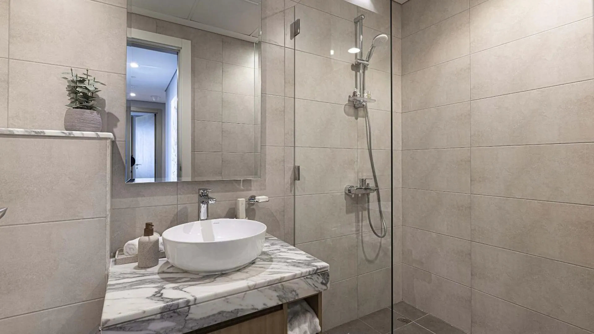 Modern 3-Bedroom Apartment With Breathtaking City Views Dubai