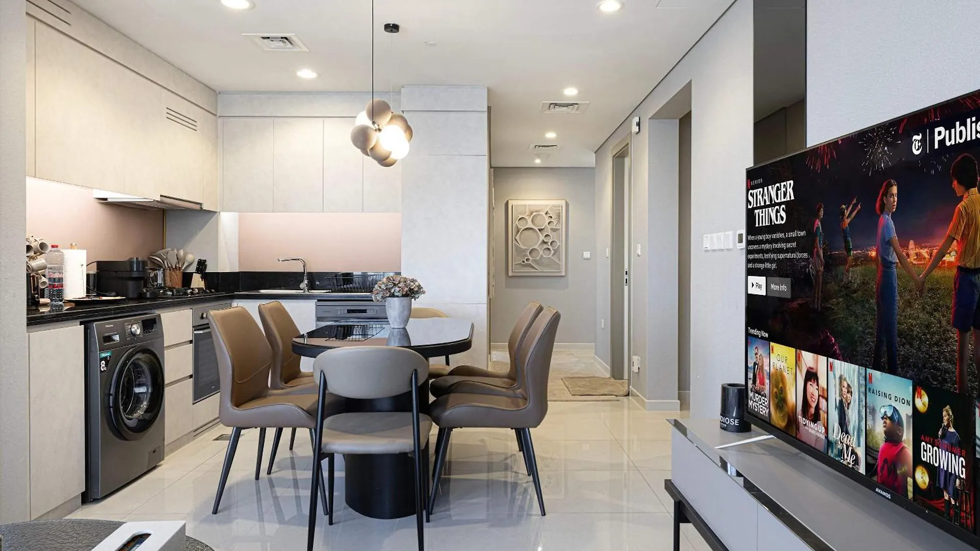 Modern 3-Bedroom Apartment With Breathtaking City Views Dubai 0*,
